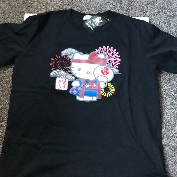 FREE shirt! Hello Kitty Hungry Hunt Seattle pins - Picture 8 of 8